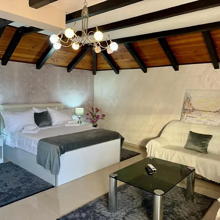 Moravska Obala - Prenociste I Restoran Διαμέρισμα