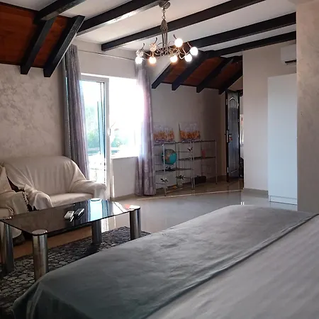 Moravska Obala - Prenociste I Restoran Velika Plana