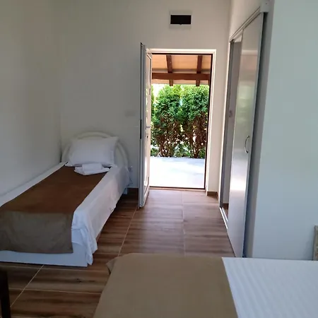 Moravska Obala - Prenociste I Restoran